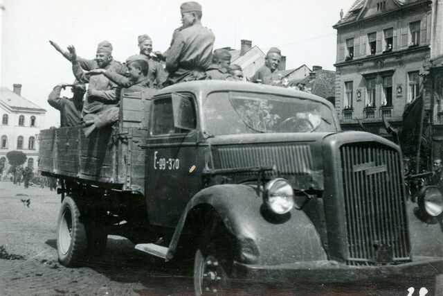 Příjezd Rudé armády, archiv Ludmily Severinové